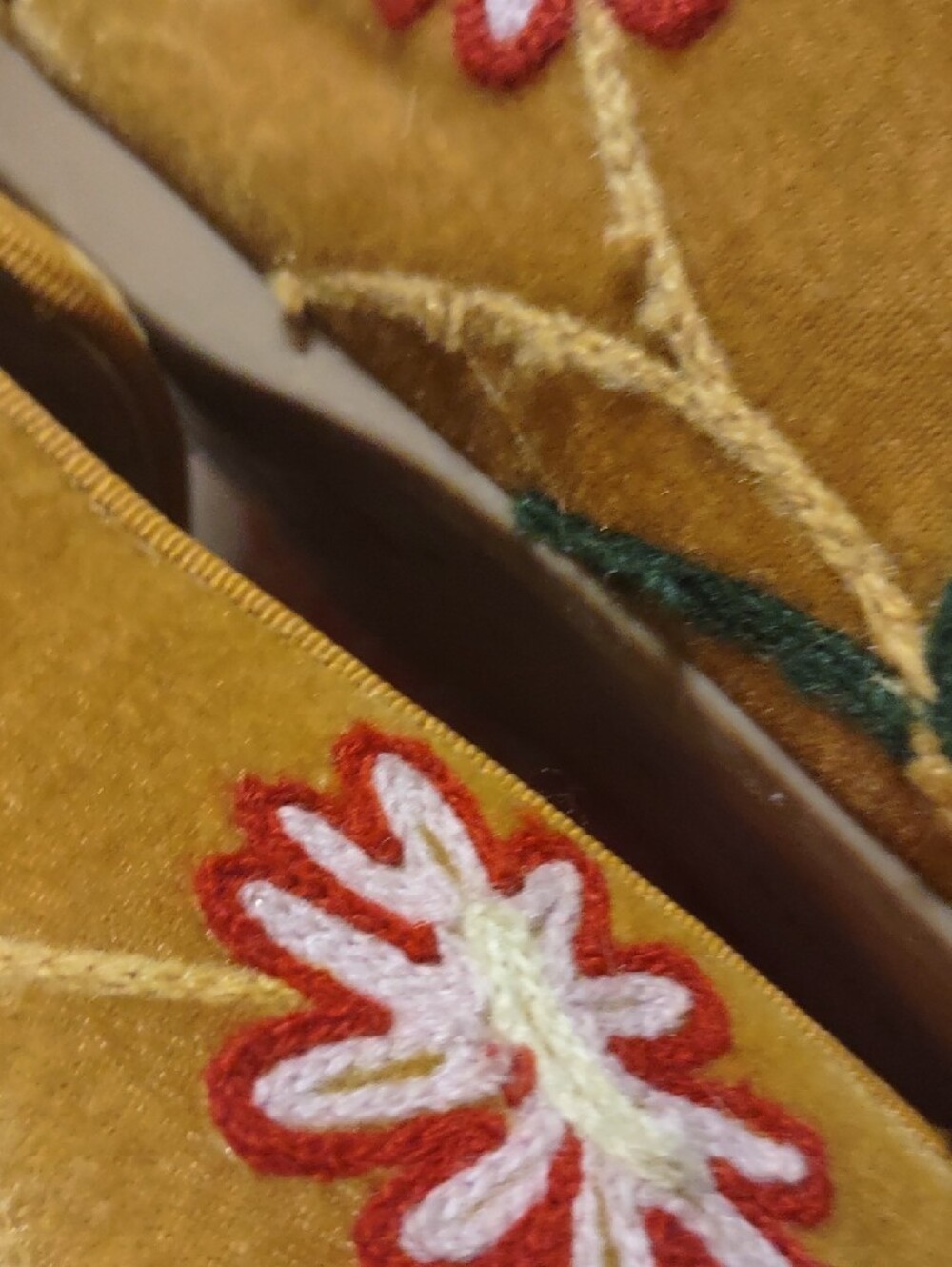 Birdies shoes Unbranded Women’s Mustard Velvet Embroidered Loafers Size 9 - Picture 8 of 10